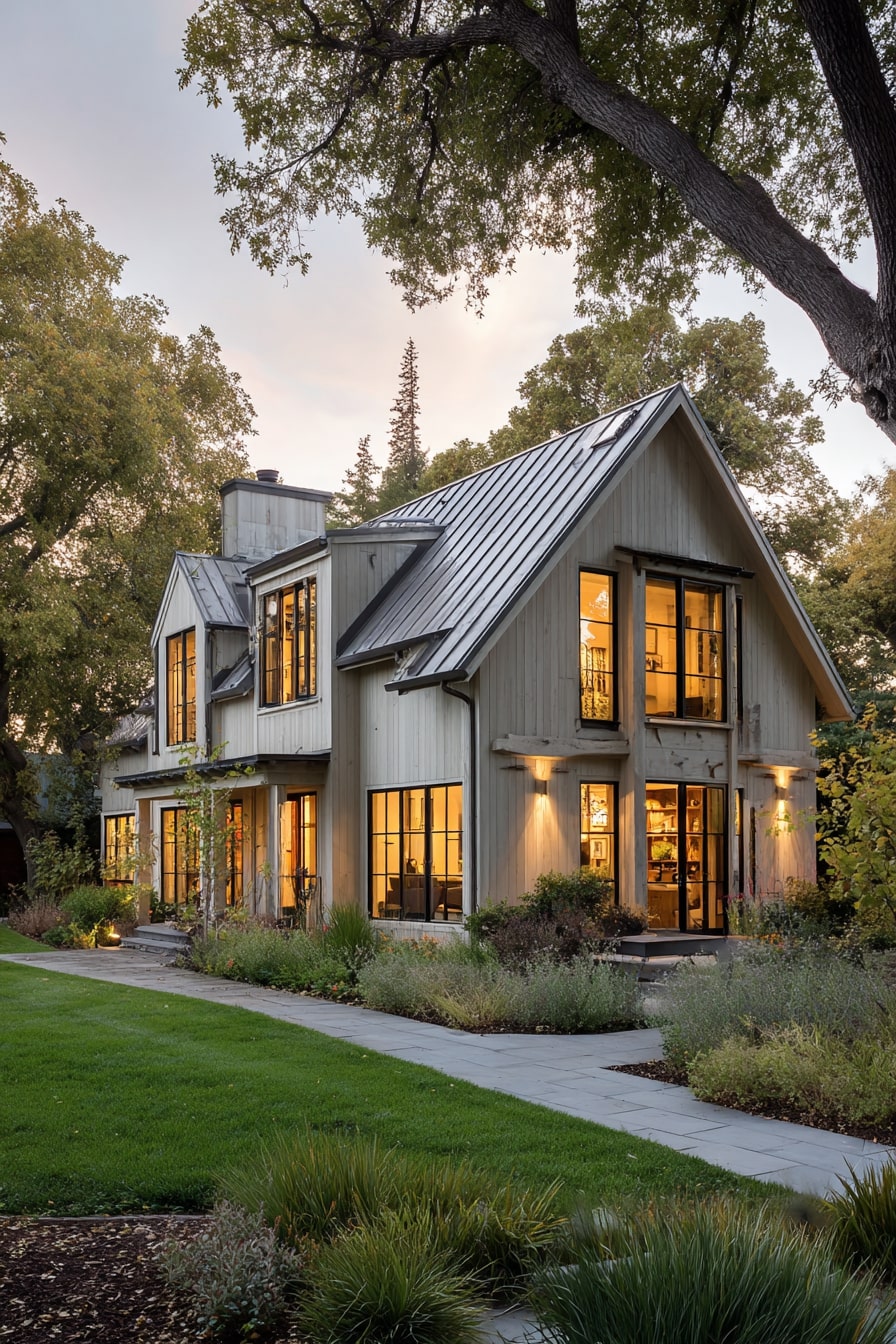 A Barn House That Marries Tradition with Modern Lines